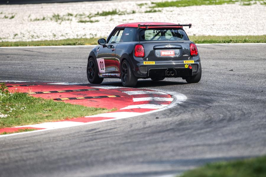 Mini Cooper S JCW Challenge 2016 года  (фото 19 из 60)